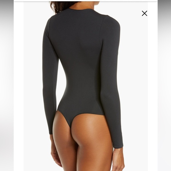 SKIMS essential crew neck long sleeve bodysuit - Picture 2 of 2